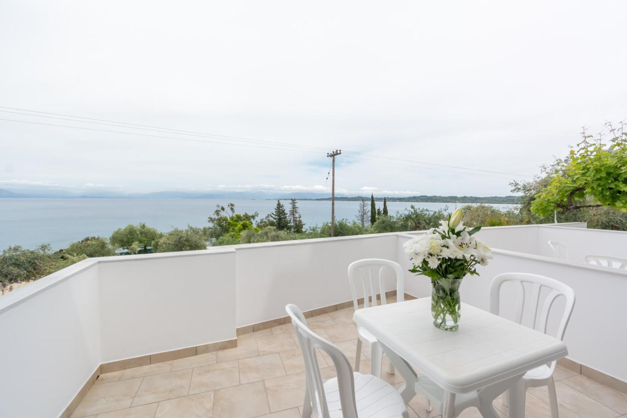Aparthotel Corfu Aquamarine Notos Zimmer foto