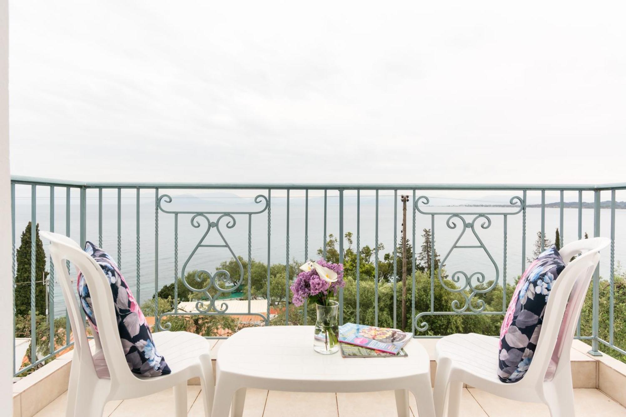 Aparthotel Corfu Aquamarine Notos Zimmer foto